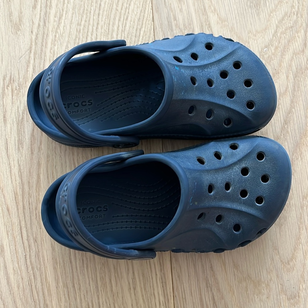 Navy Crocs 10C good condition
